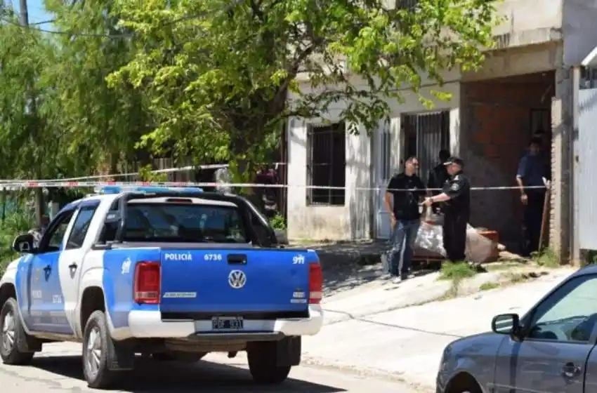 Hallan muerto a un hombre en su vivienda con una herida de arma blanca