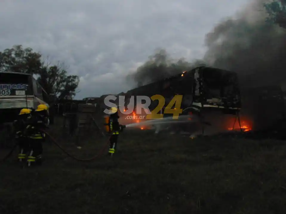 Nuevo incendio en depósito de colectivos