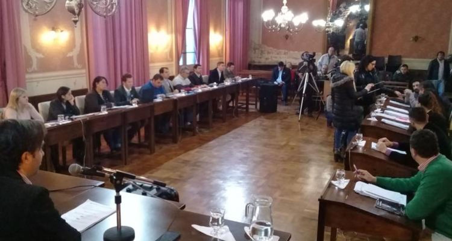 Tratan la Rendición de Cuentas 2017 de Cecilio Salazar
