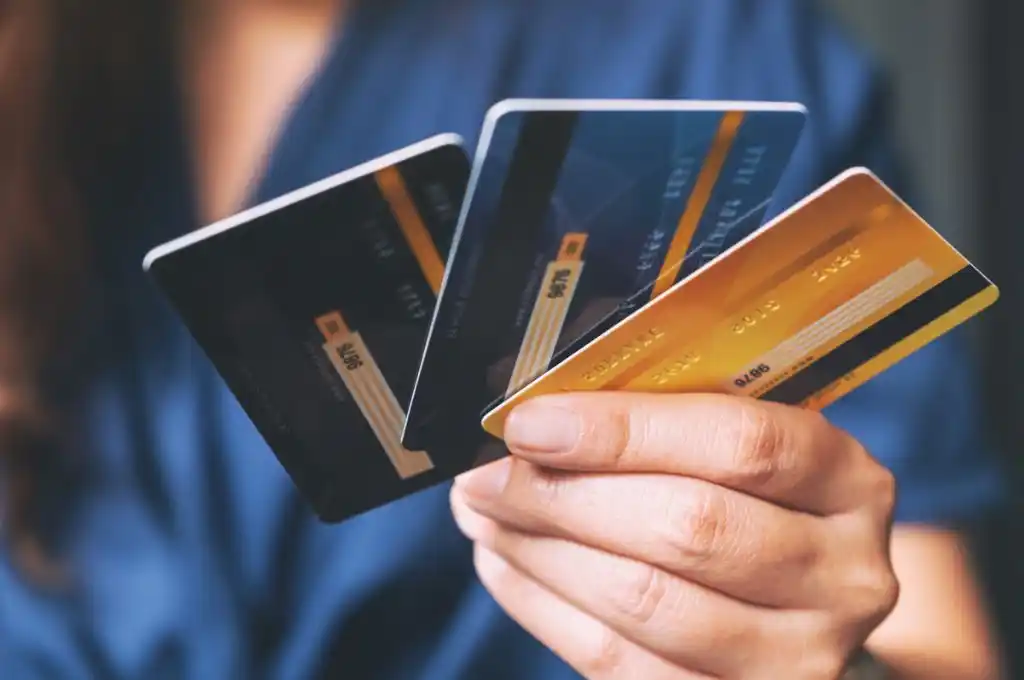 Prohíben pago en cuotas para compras en el exterior con sistema puerta a puerta