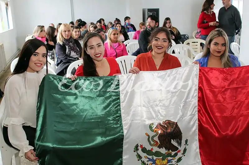 Alumnas de México se enriquecen en Necochea