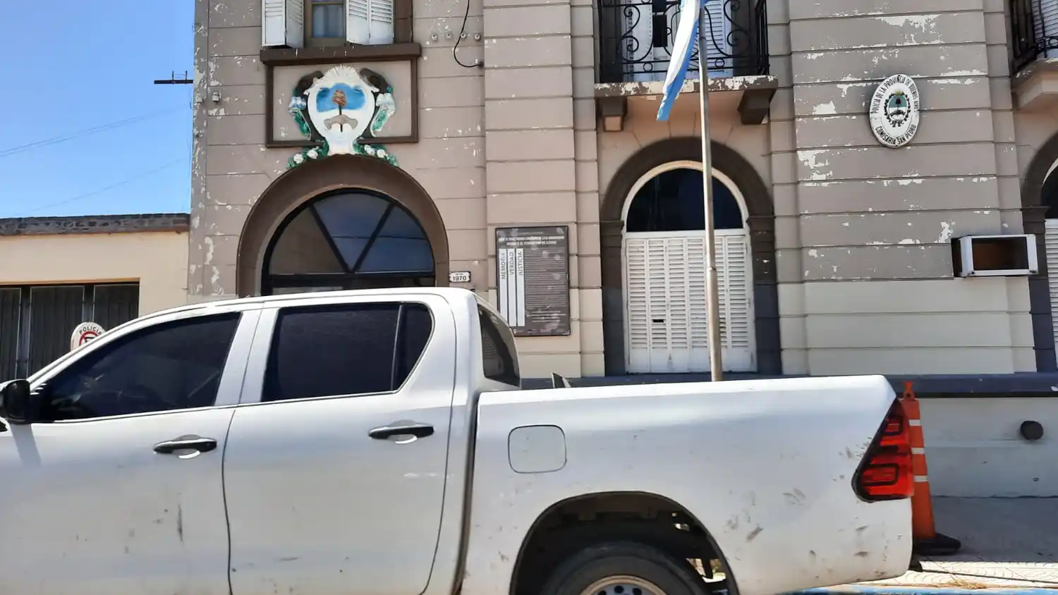 Aprehendieron a un joven que intentó asaltar un remis