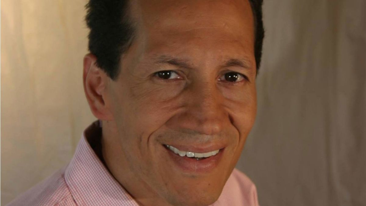 Inhabilitan funcionario de Colombia que falsificó diploma: “Universidad” con “B”