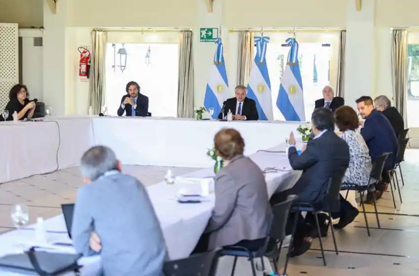 El comité de expertos y científicos le aconsejó al presidente la extensión de la cuarentena hasta el 10 de mayo