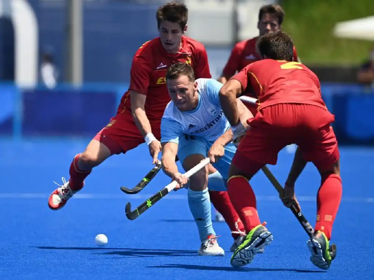 Los Leones empataron con España 