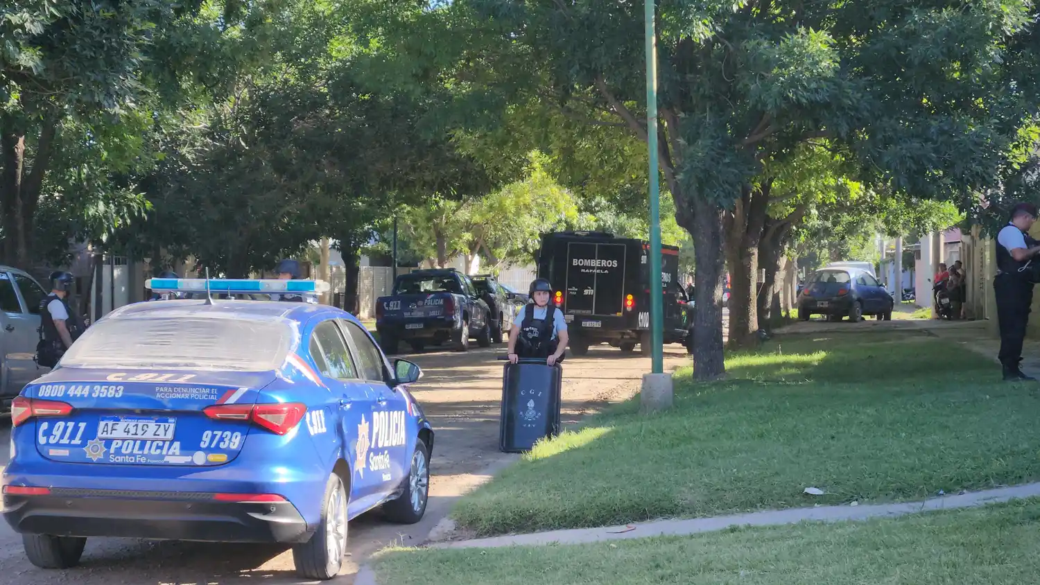 homicidio barrio de 2 abril rafaela tragedia lucas suarez muerte patrullero policia policial 2deabril - 5