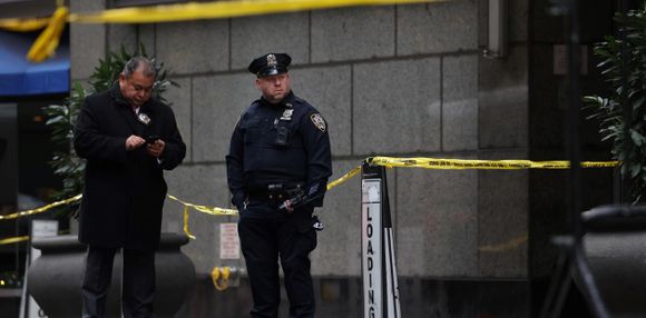 Asesinaron a balazos al CEO de una poderosa empresa en la puerta del Hotel Hilton, en el centro de Manhattan