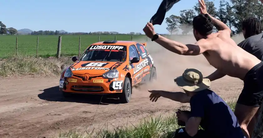 Clio eficaz. Martinoglio/Muciachio al frente en el Rally de Balcarce