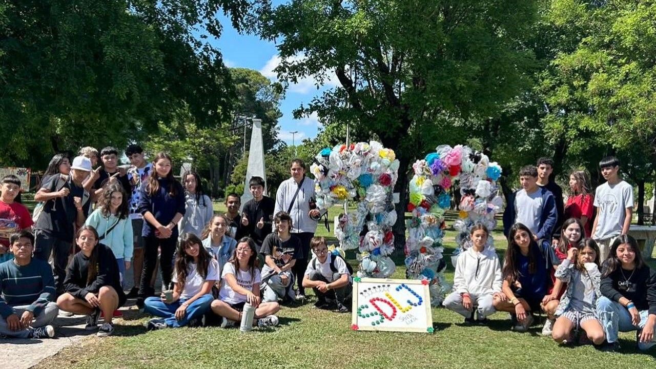 Los adolescentes de Santa Lucía desplegaron sus iniciativas culturales y deportivas durante en la Semana de la Juventud.