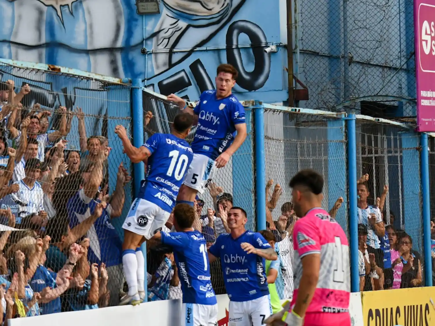 El festejo tras el gol del triunfo