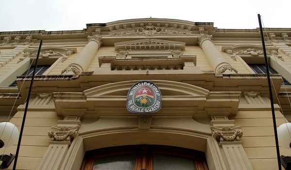 El Ejecutivo pone paños fríos al déficit de más de $49 millones: “Somos un Municipio ordenado”