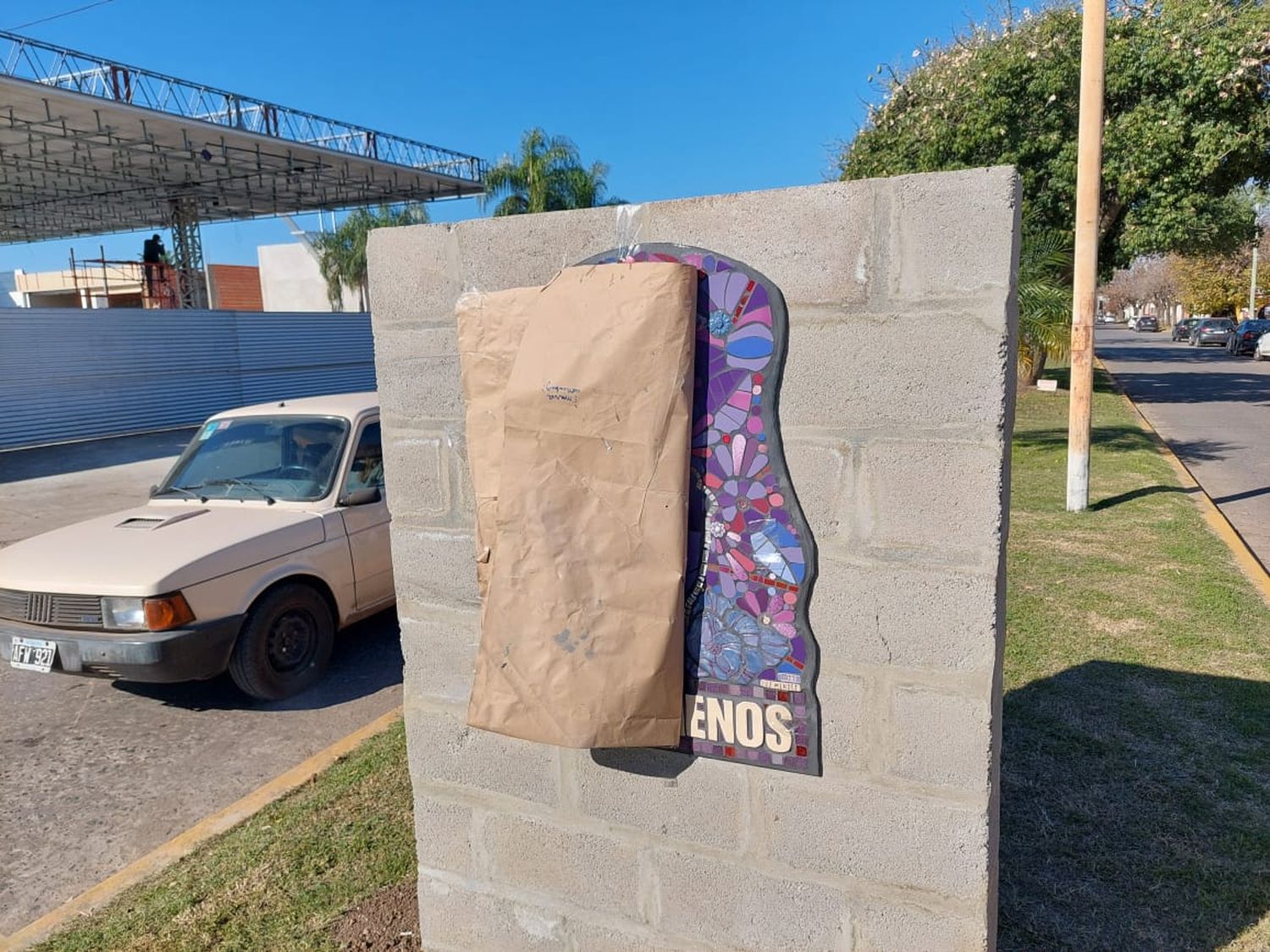 Las autoridades descubrirán el mural durante la mañana.