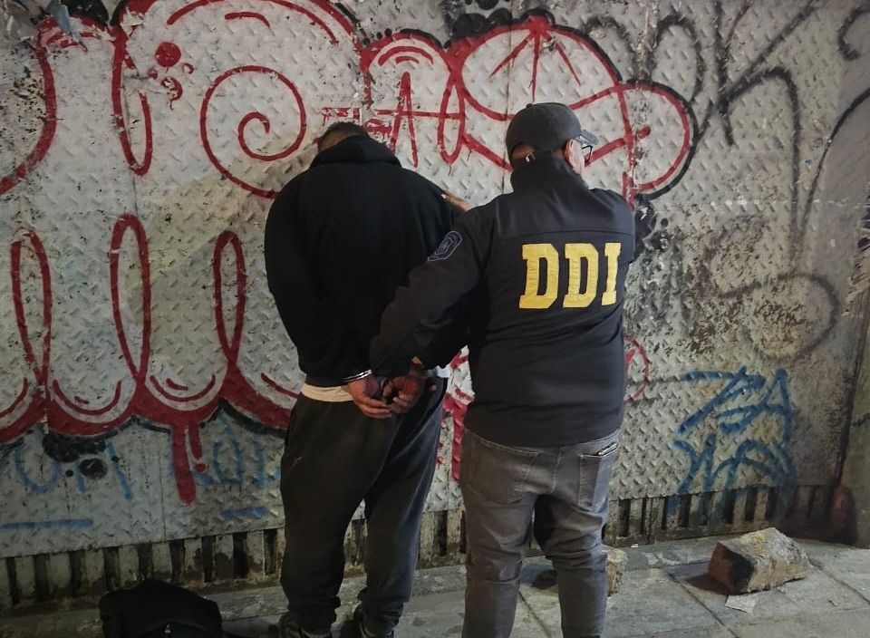 El acusado fue detenido en la rotonda de San Justo.