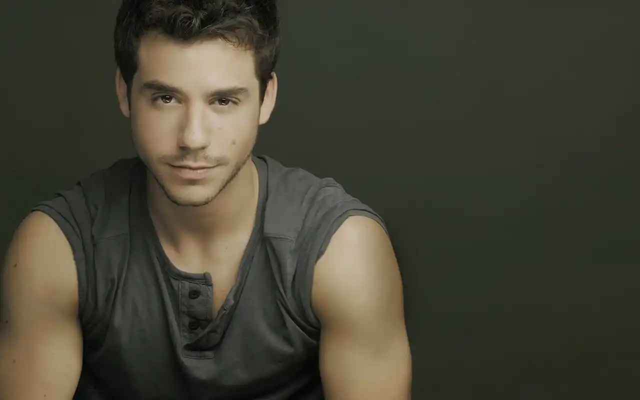 Fernando Dente descubrió que es hijo de un cura, lo buscó y lo citó: así fue su encuentro