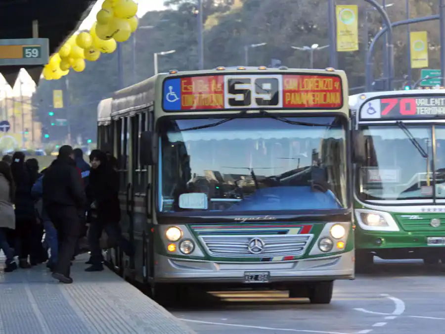 Se dictó una conciliación obligatoria que impide a la UTA llevar adelante medidas de fuerza durante el 9 y 10 de abril.