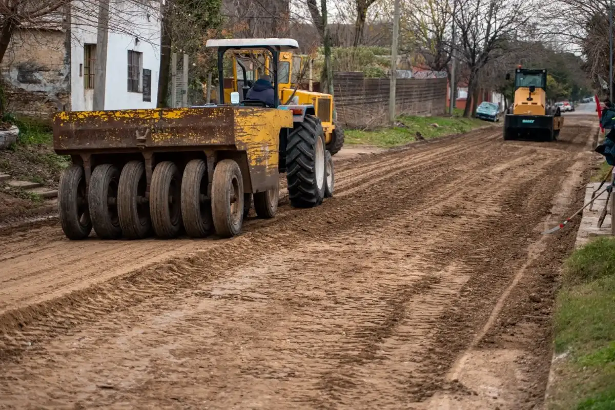 Plan de asfaltado: este lunes comienzan a colocar la base de suelo cemento en la calle Andrade