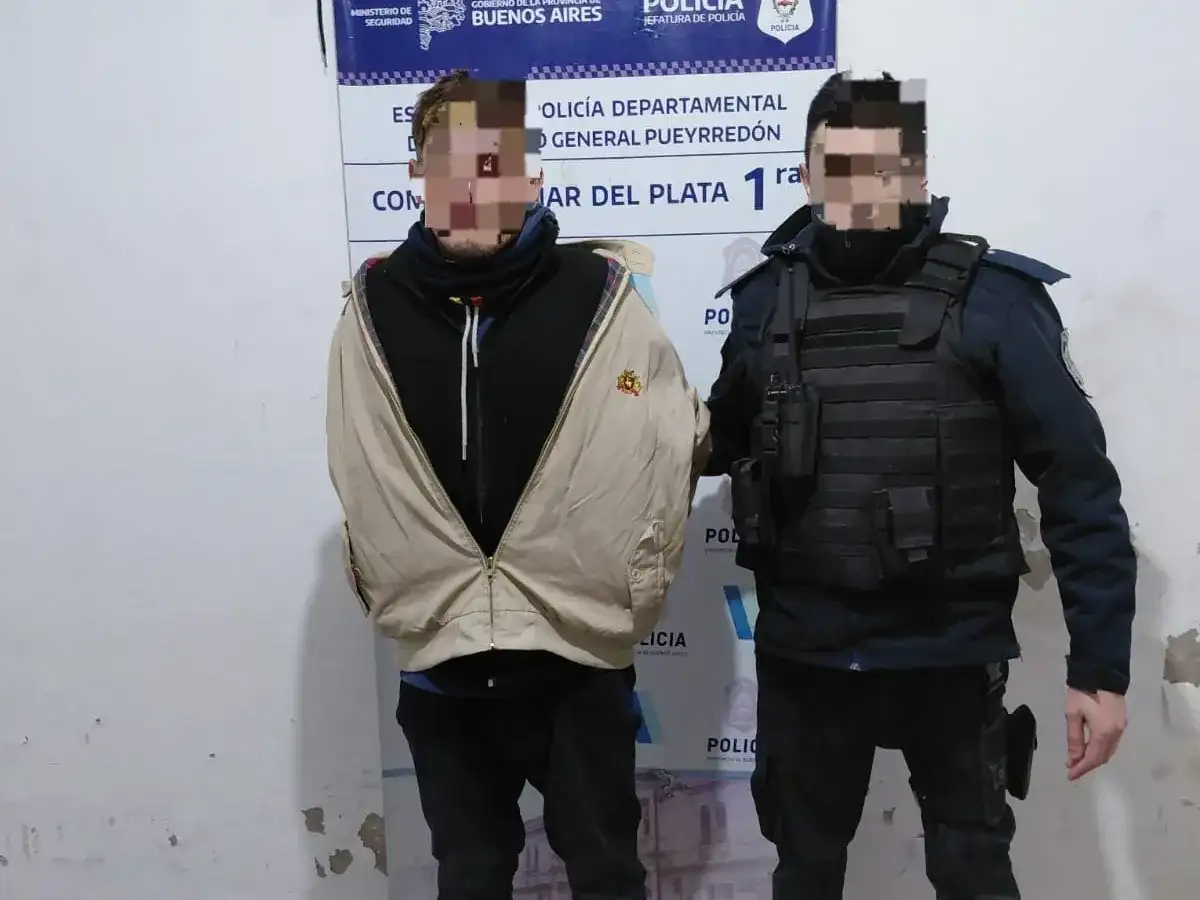 El hecho ocurrió cerca de las 3.30 en la zona de Santa Fe y Rivadavia.