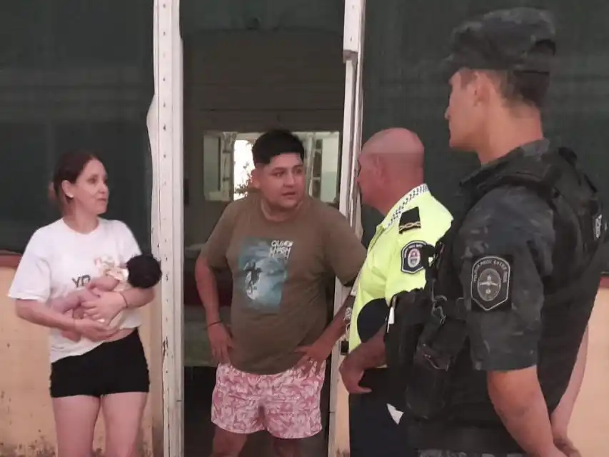 Victoria: policías salvan la vida de una bebé de 27 días en un operativo de emergencia