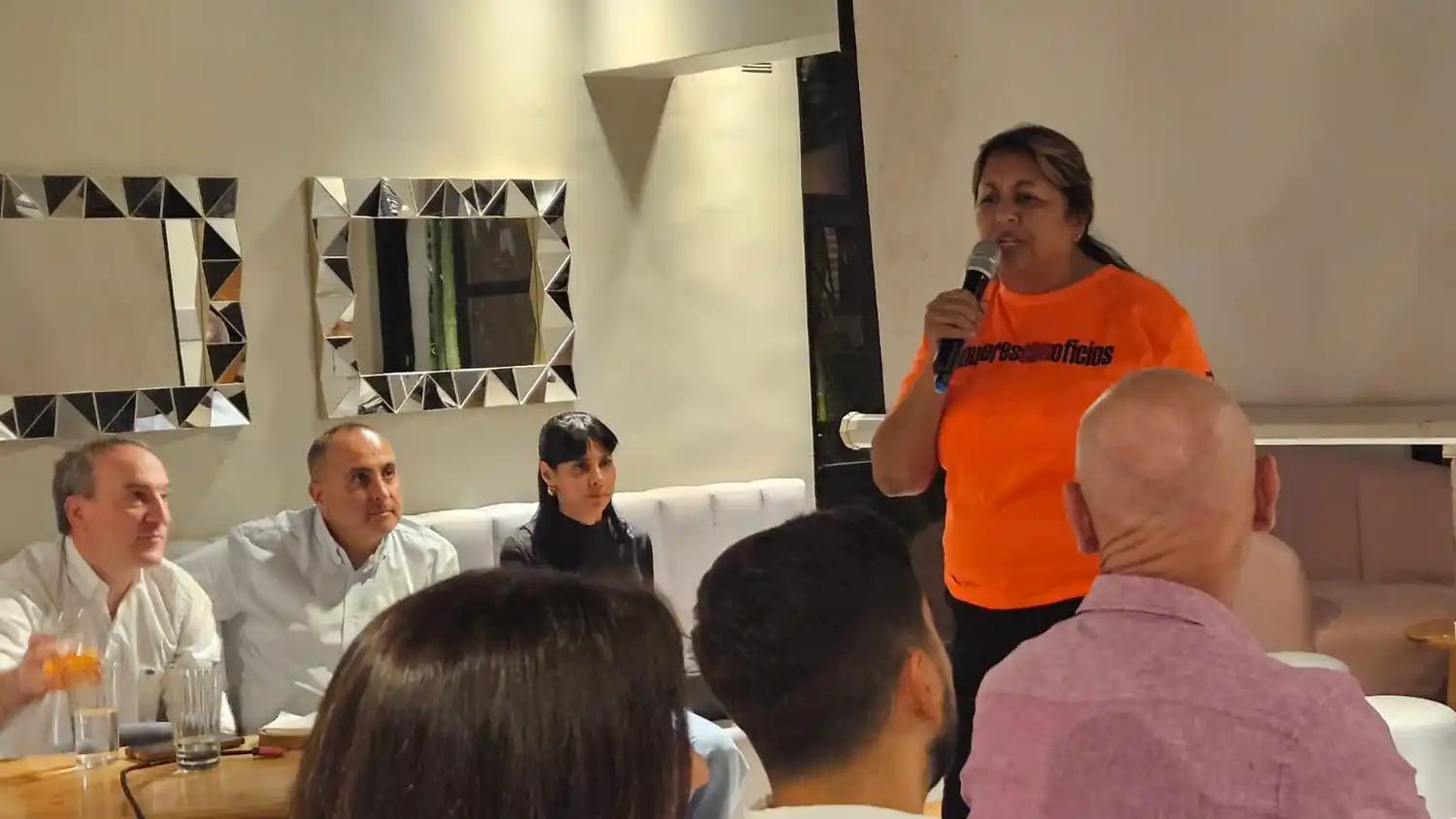 Sandra Bulacio expone sobre inclusión de género ante empresarios del sector de la construcción, en el marco del Congreso NOA Construye