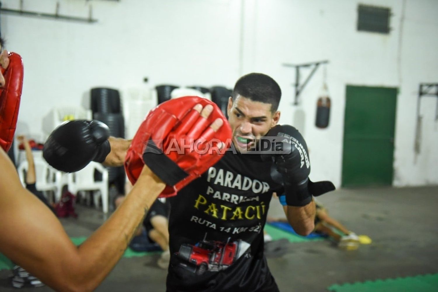 Parada entrena habitualmente triple turno en el club Sarmiento.