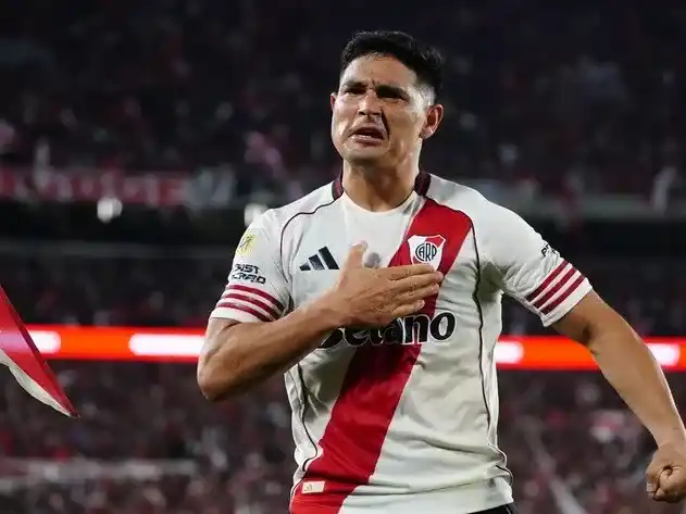 Salas acompañaría a Driussi en el ataque millonario.