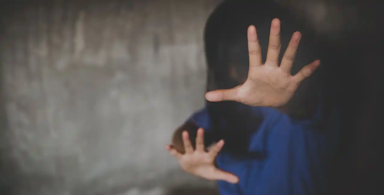 Una niña de cinco años fue internada de urgencias con golpes y restos de cocaína y marihuana en sangre
