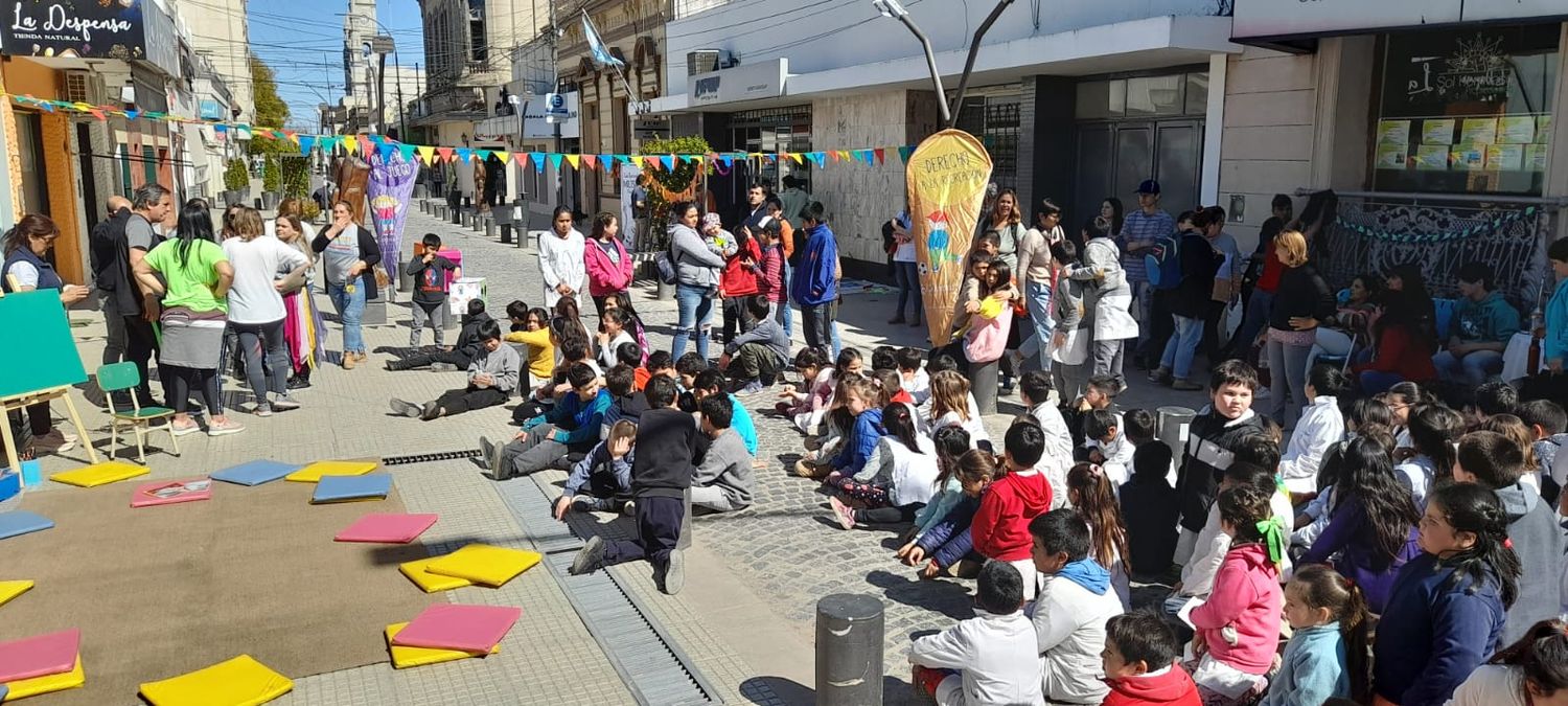 Copnaf: Se realizó una Juegoteca Móvil en la semi peatonal