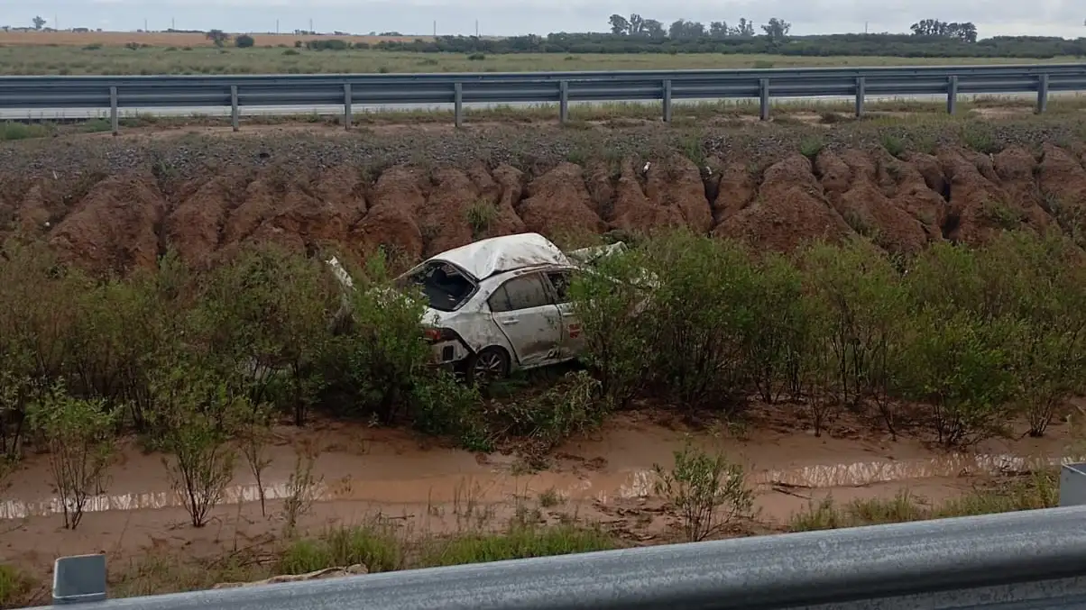 Un Toyota Corolla despistó a la altura de La Francia
