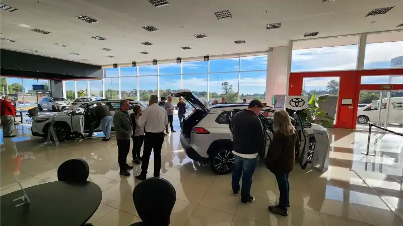 Toyota y Haimovich presentaron la renovación del Corolla Cross: nueva imagen exterior, mayor tecnología y seguridad