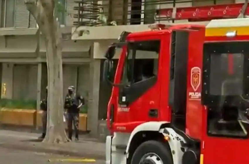 Fuerte susto en un edificio de Laprida al 1700 por una amenaza de bomba