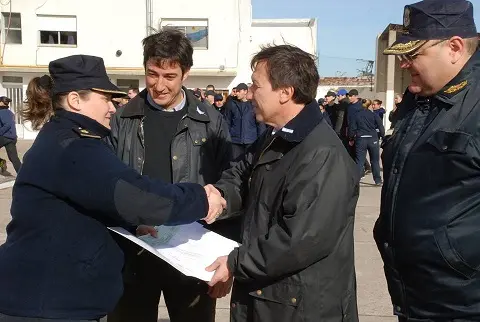 Bahía Blanca: Bevilacqua entregó subsidio para la Escuela de Policía