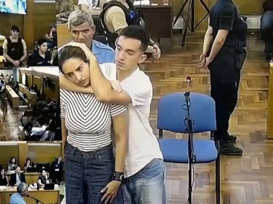 El acusado mostró la maniobra que le provocó la muerte a la joven.