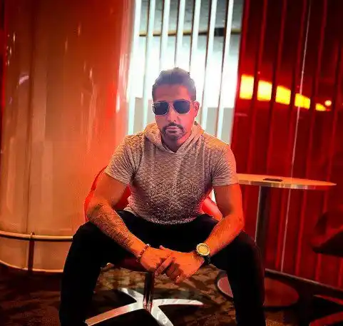 ¿Qué pasó con? Renny Donoso, dejó el canto por el comercio