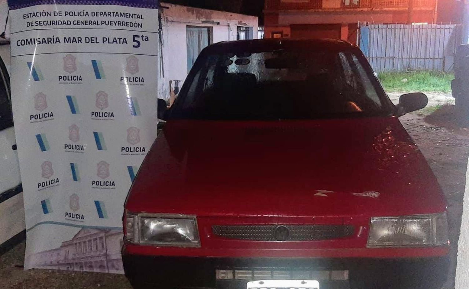 El COM detectó un hombre con pedido de captura en un vehículo robado