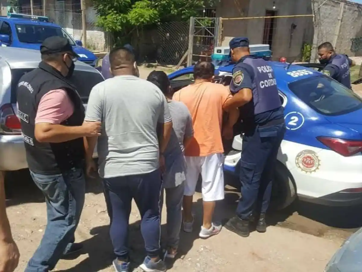 Por la balacera contra una casa en Arroyito allanaron en Córdoba y encontraron cocaína