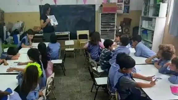 Charlas en establecimientos educativos