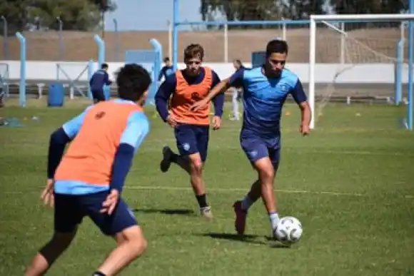 Atlético con cambios para recibir a Chaco For Ever