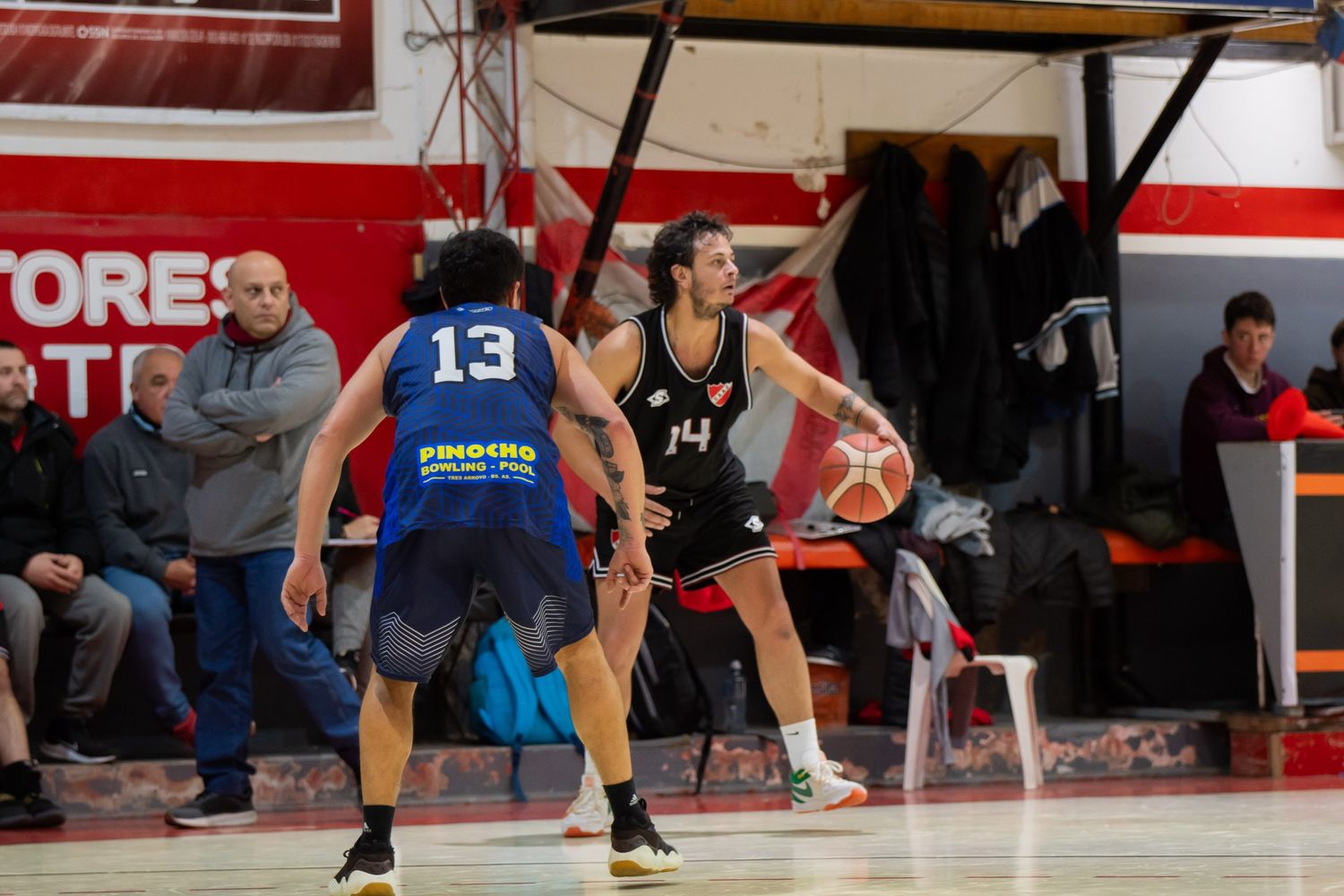 Argentino rescató un triunfo vital para quedar a un paso del play-off