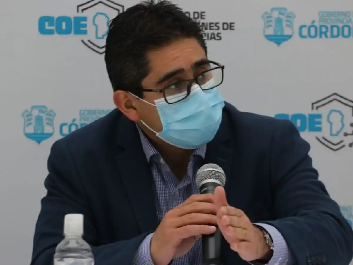 "La curva de casos tendió a amesetarse y descender", dijo el ministro de salud provincial