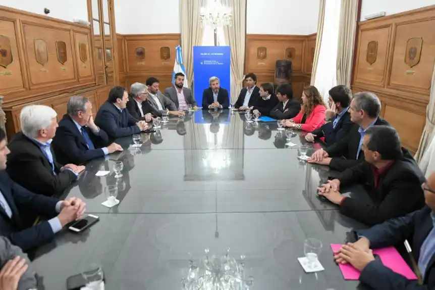 Lunghi participó de la reunión de  intendentes con el ministro Frigerio