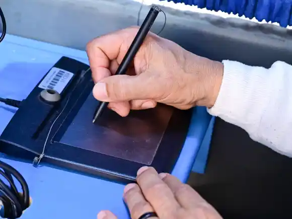 El Renaper habilitó nuevas vías para verificar pasaportes defectuosos