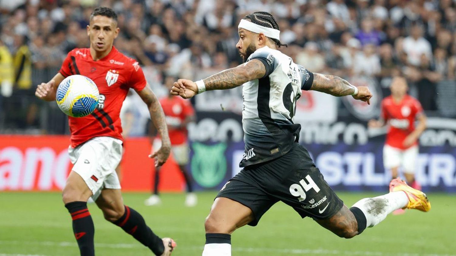 Memphis Depay podría abandonar Corinthians antes de las semifinales por Copa Sudamericana