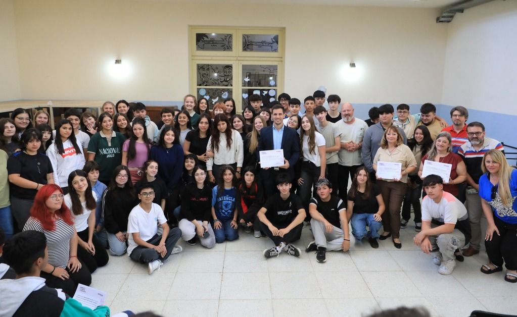 Reconocimiento a las instituciones educativas que participaron del Proyecto Sistema Solar a Escala