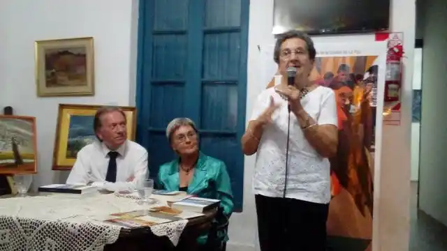 Presentaron “Mi libro de otoño”  en La Paz