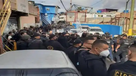 MEGABANDAS A PLOMO: las Faes y Cicpc toman la Cota 905 y van “POR LAS CABEZAS” del “Koki”, “Vampi” y “Garbis”