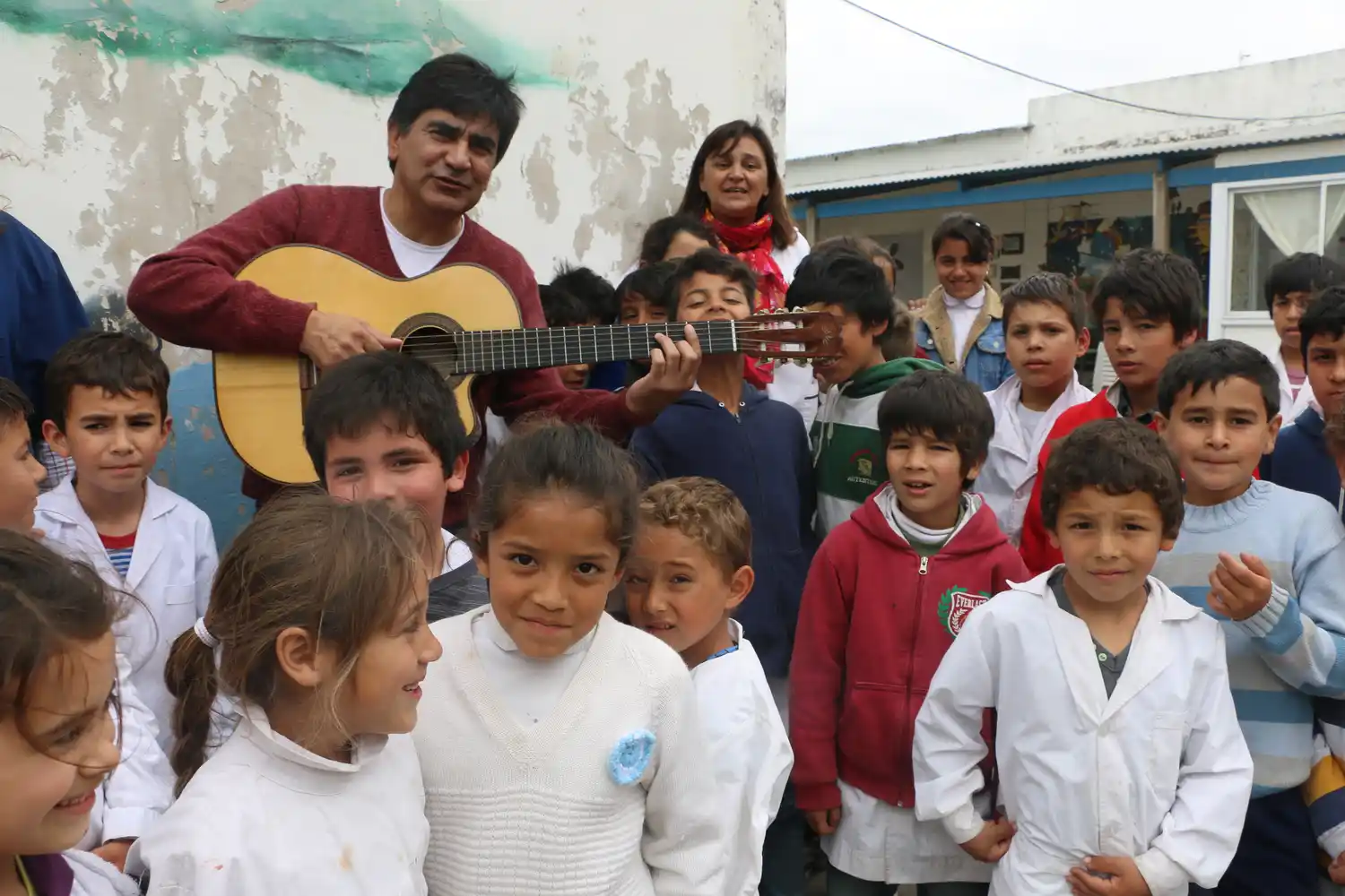 Las escuelas rurales, escenarios de sueños y del cancionero popular