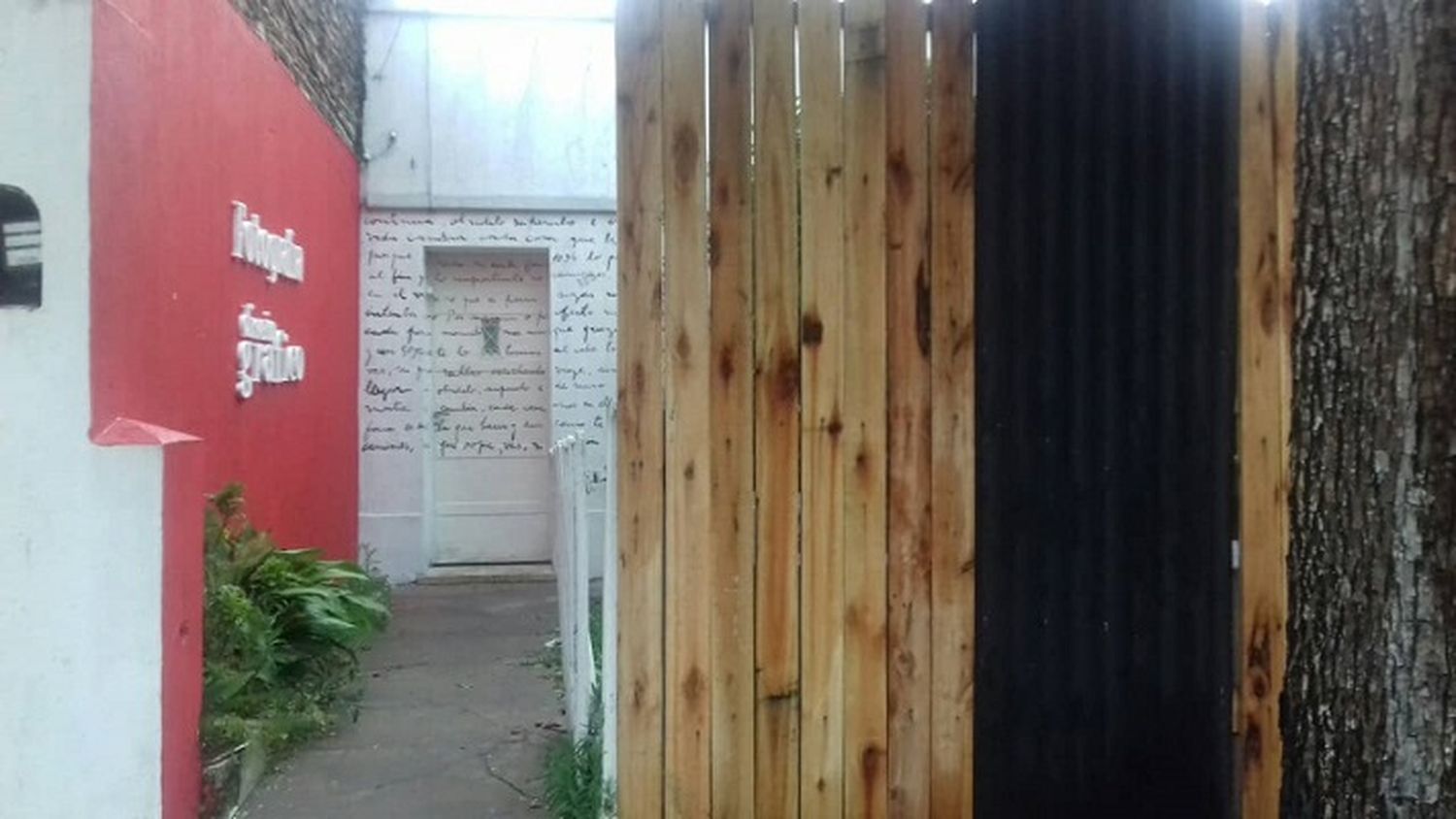 Robaron en un estudio fotográfico y se llevaron una cámara “invaluable”