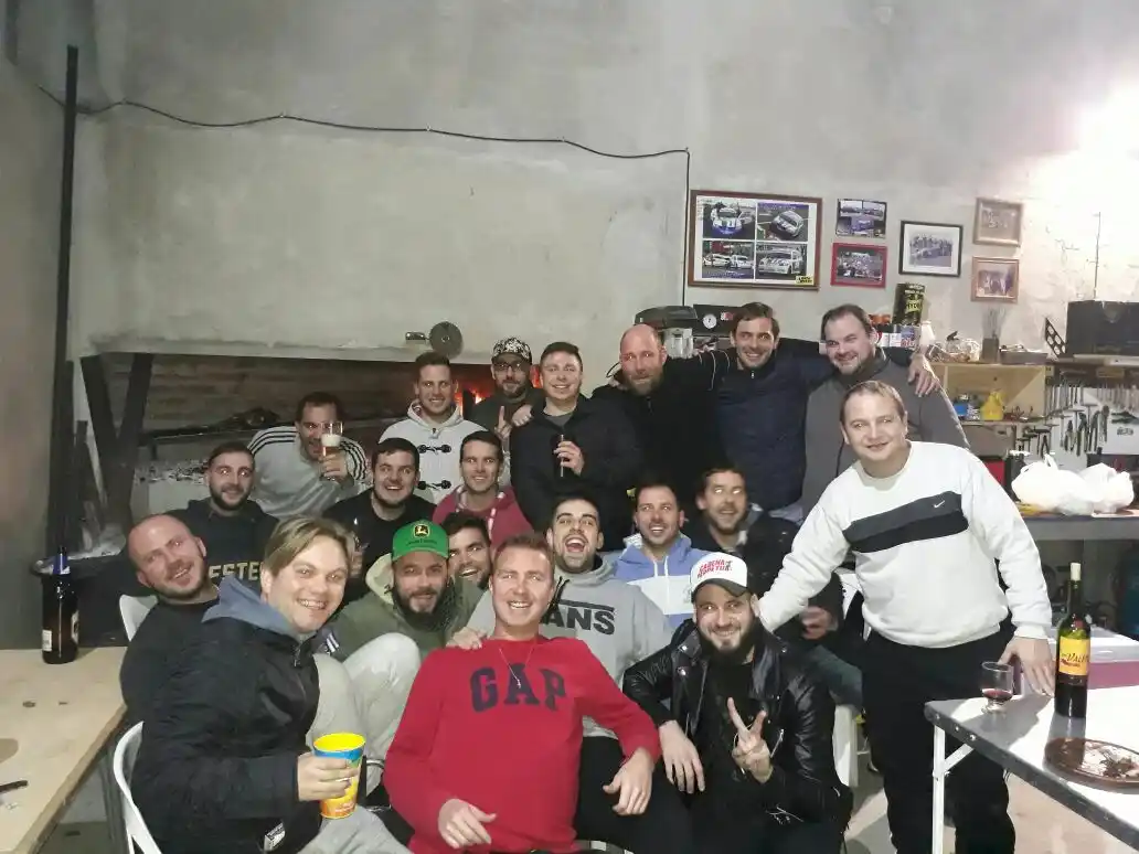 Día de la Amistad: Las peñas con amigos, una tendencia que crece