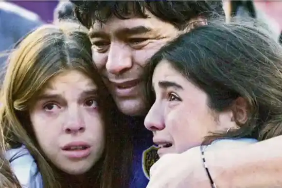 Gianinna y Dalma Maradona, en contra de Javier Milei: “Las personas que aman al Diego no votan a Milei”