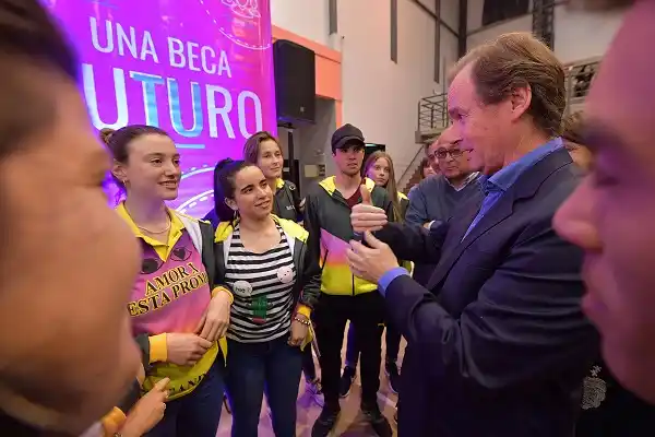 El gobernador Bordet instó a “apuntalar la educación pública”
